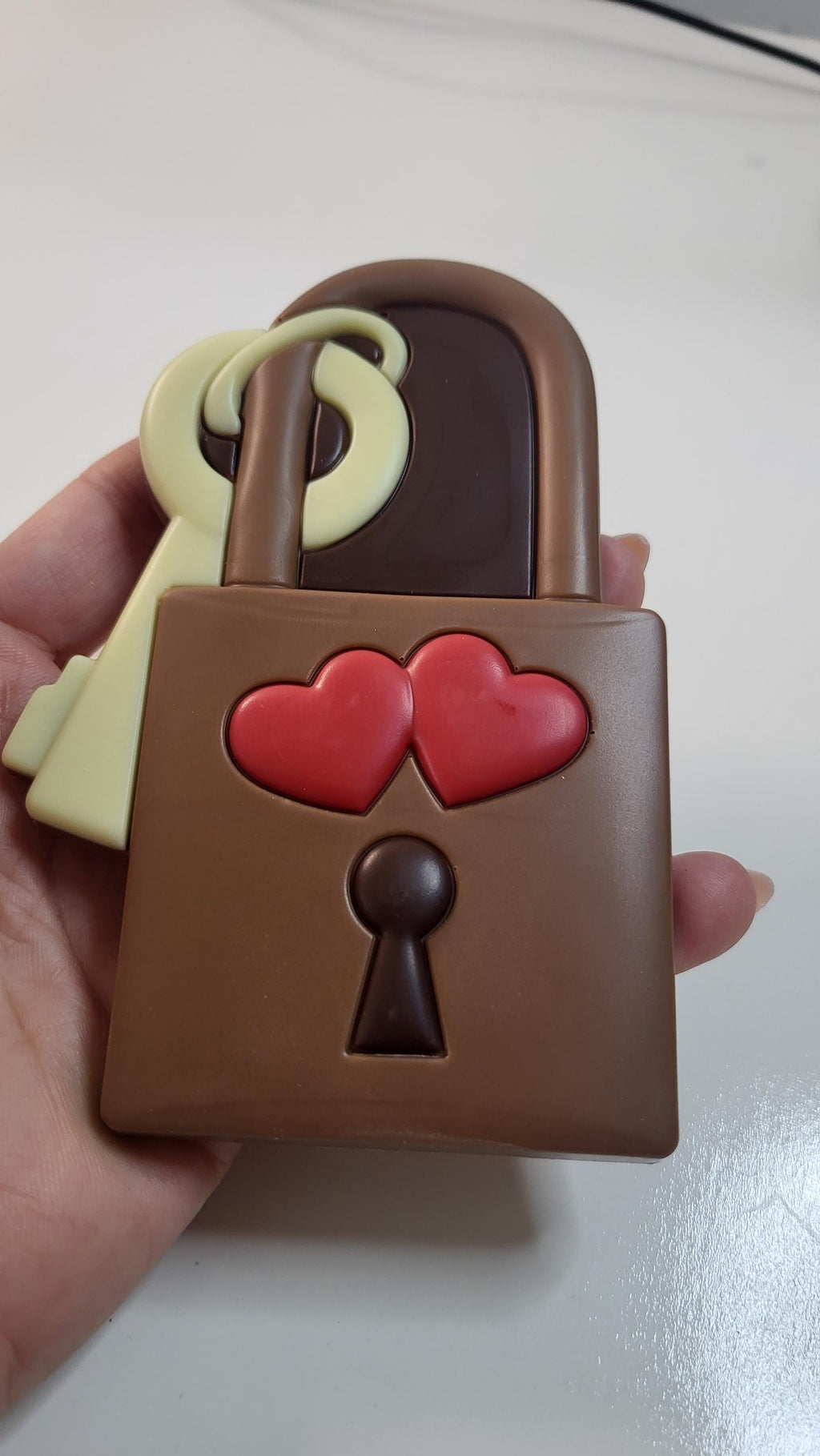 Love Lock Milk Chocolate LOVE GIFT BOX